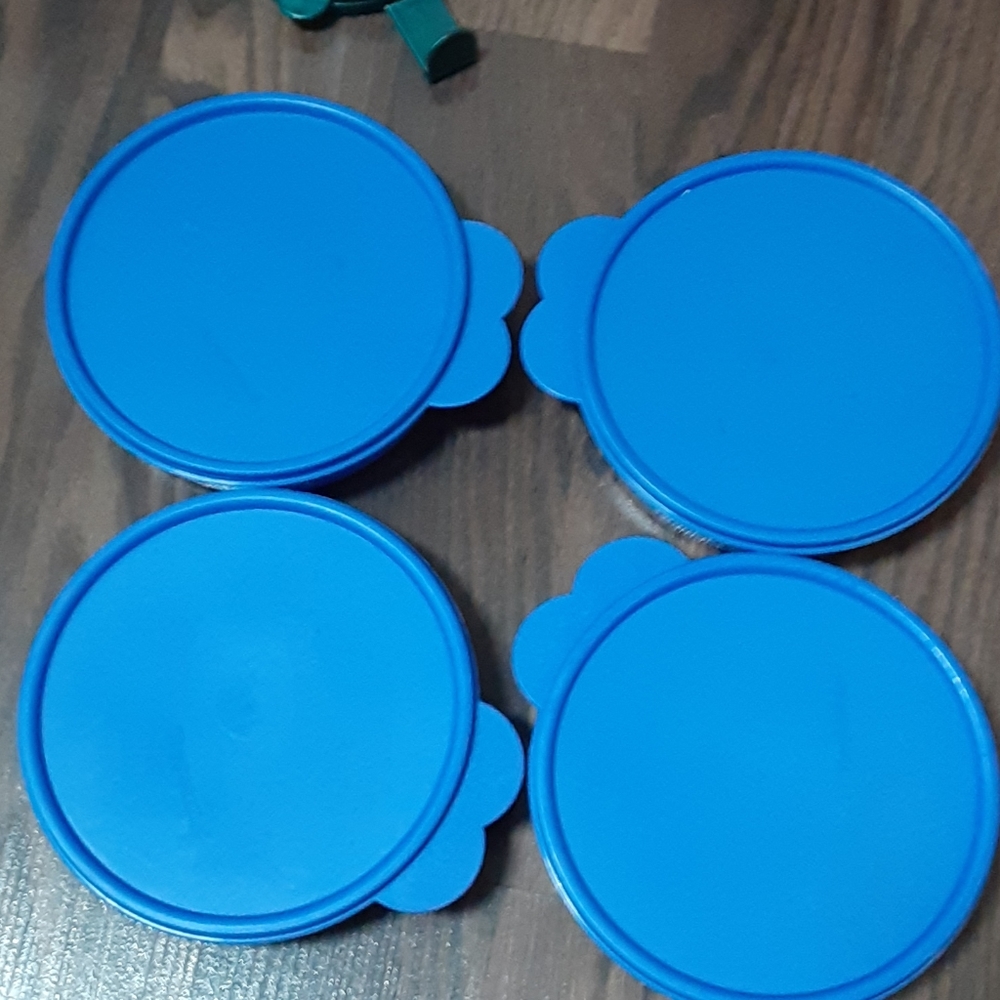4 Piece Tupperware Set